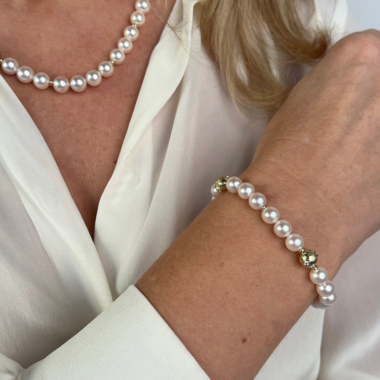 Akoya pearl bracelet with diamonds