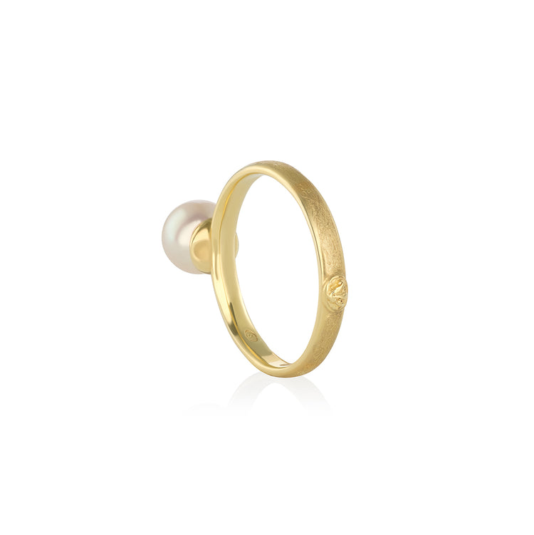 Žiedas su Akoya perlu Lelija
