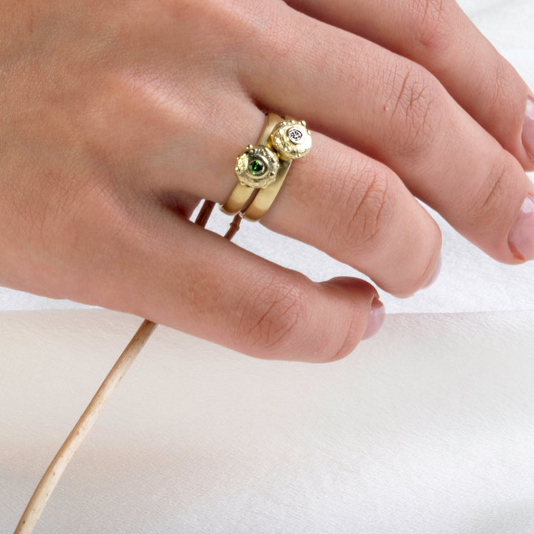 Ring with diamond Bud