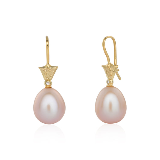 Earrings with pink pearls Lilies