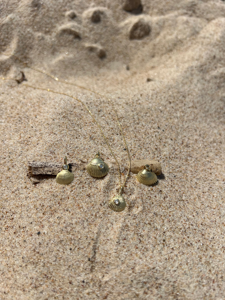 Heart Necklace - Shell with diamond asymetric/ M