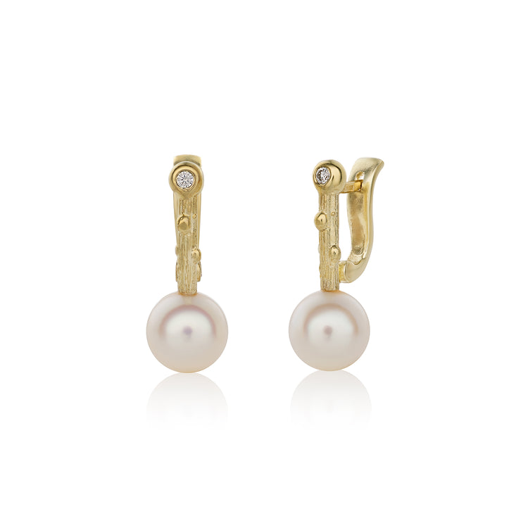 Earrings with Akoya pearls