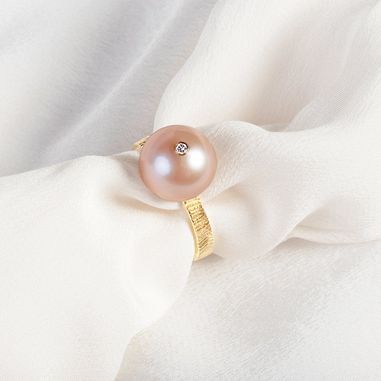 Ring with rose pearl Universe