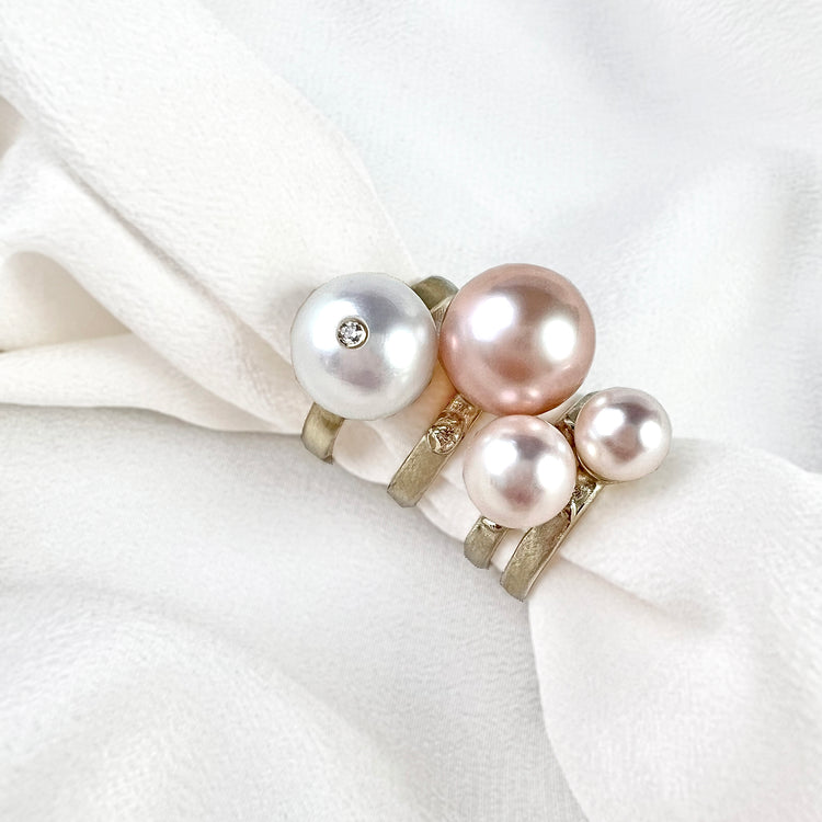 Ring with rose pearl Universe