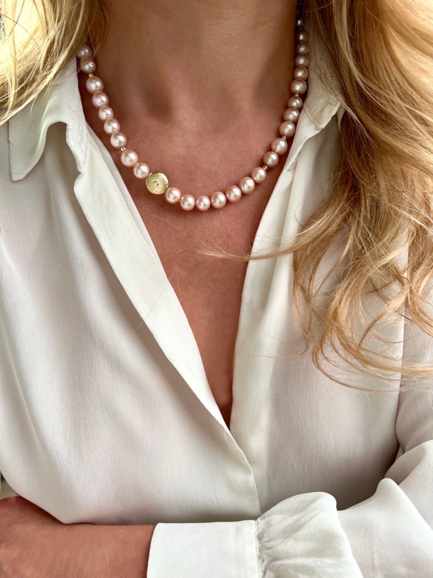 Perlų vėrinys su rožiniais perlais