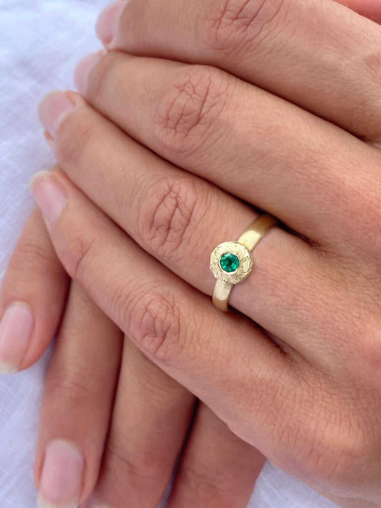 Ring with Emerald